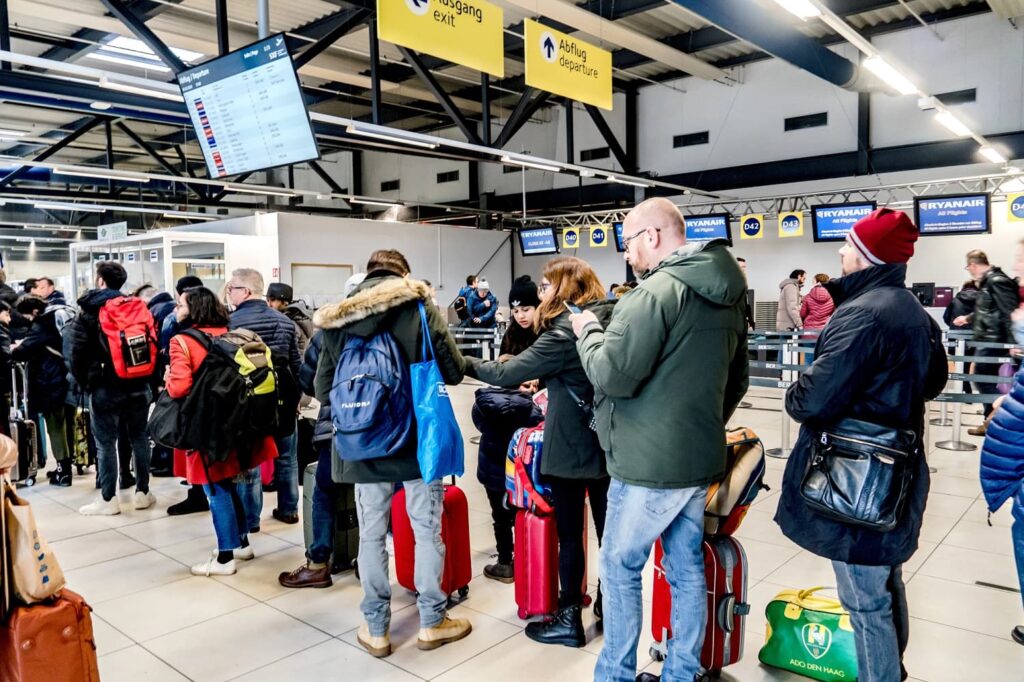 Viajar con CBD guia avion tren coche diferentes paises thecannabisweb org